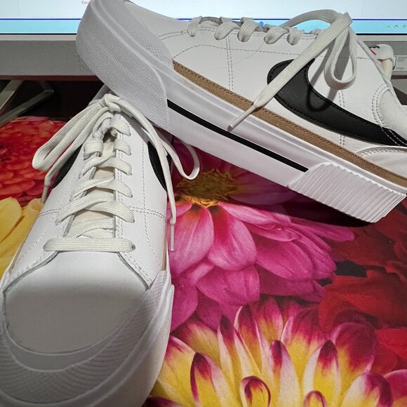 NIKE Court Legacy Lift Women’s Platform Sneakers DM7590-100 | Size 11 - Picture 1 of 6